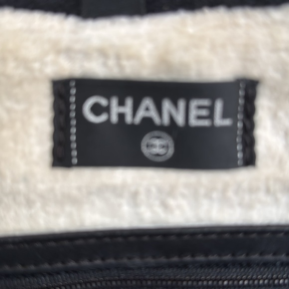 CHANEL Terry Cloth Top Handle BeachTote Bag. Circa 1990’s - Picture 3 of 11
